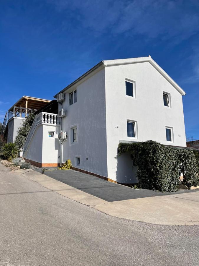 Apartments Frigan Maslenica Εξωτερικό φωτογραφία