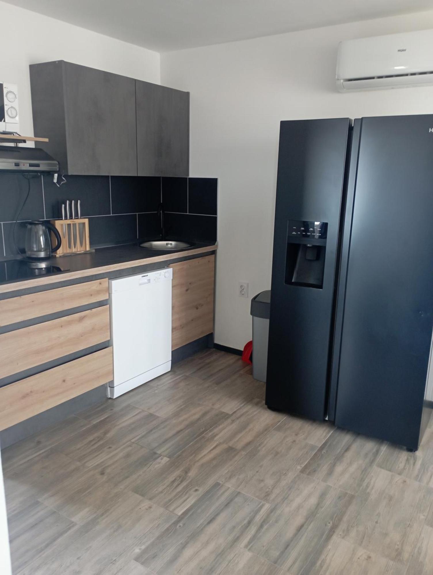 Apartments Frigan Maslenica Εξωτερικό φωτογραφία